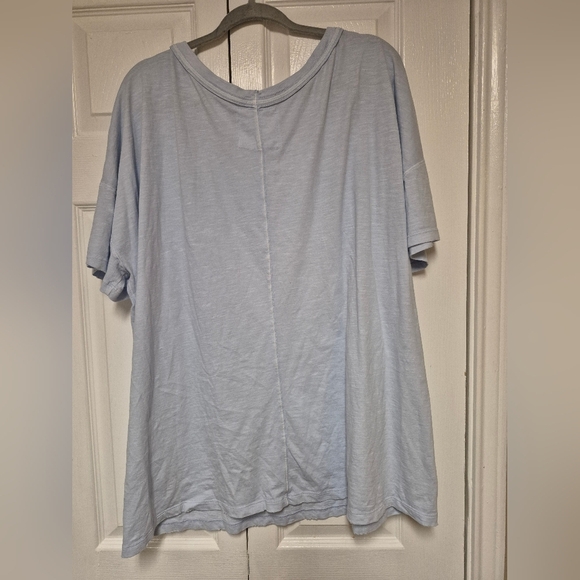 Arie women's Light Blue V-Neck Short Sleeve T-Shirt Size XL - Picture 4 of 4